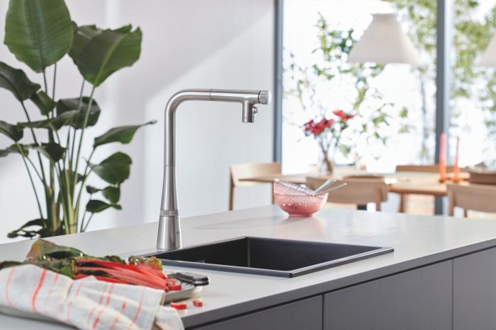 Змішувач для кухні Grohe Scala, довж.виливу - 200мм, поворотний, витяжний, вентиль + кнопка, супер сталь