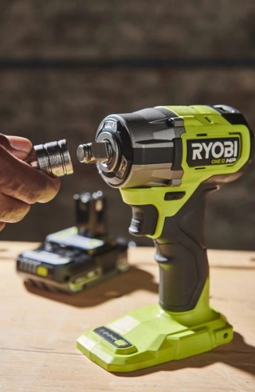 Гайковерт ударный аккумуляторный Ryobi ONE+ HP RIW18C-0 18В 2800об·мин 450Нм 1/2" 4 скорости 1.2кг без АКБ и ЗУ