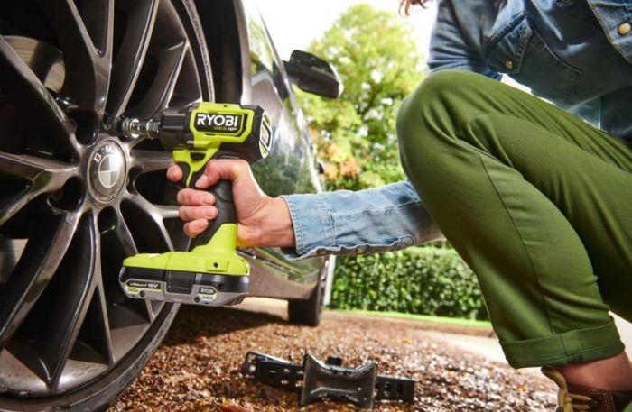 Гайковерт ударный аккумуляторный Ryobi ONE+ HP RIW18C-0 18В 2800об·мин 450Нм 1/2" 4 скорости 1.2кг без АКБ и ЗУ
