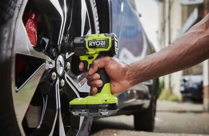 Гайковерт ударный аккумуляторный Ryobi ONE+ HP RIW18C-0 18В 2800об·мин 450Нм 1/2" 4 скорости 1.2кг без АКБ и ЗУ