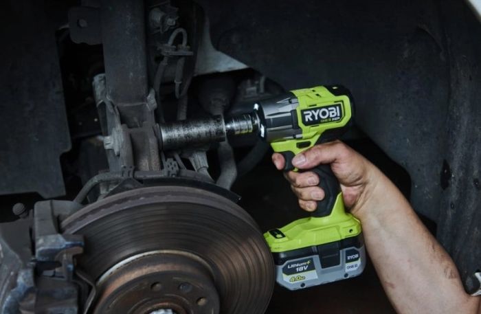 Гайковерт ударный аккумуляторный Ryobi ONE+ HP RIW18C-0 18В 2800об·мин 450Нм 1/2" 4 скорости 1.2кг без АКБ и ЗУ