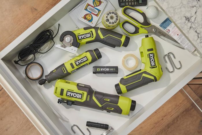 Викрутка акумуляторна Ryobi USB Lithium RSD4-120TA2 4В 1х2А·год 5Нм 200об/хв 2 насадки 10 біт 0.31кг кейс