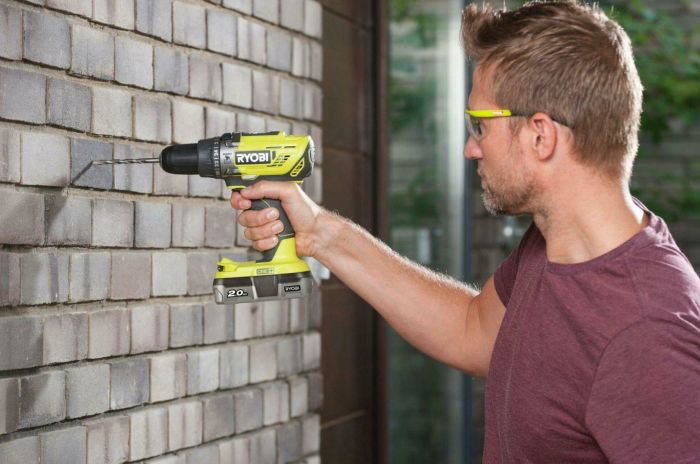 Шурупокрут-дриль ударний акумуляторний Ryobi ONE+ R18PD3-242S 18В 1х2А·год 1х4А·год ЗП 50Нм 500·1800об/хв 1.3кг сумка