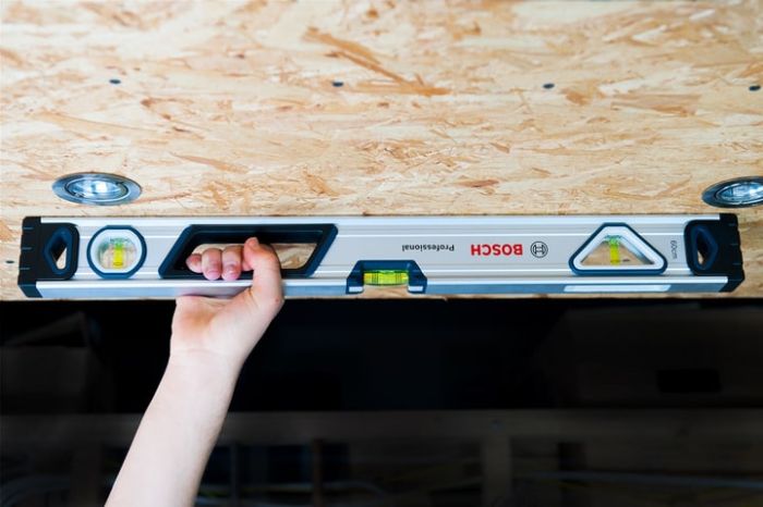 Уровень Bosch, 60см, 3 капсулы, алюминиевый корпус, отверстия для руки