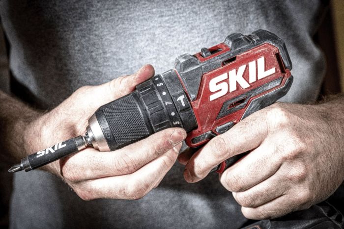 Шуруповерт-дрель ударная аккумуляторная SKIL 3075 CA Compact 20В 1х2.5А·час 60Нм 500·180об·мин 0.9кг