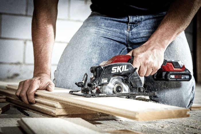 Пила дисковая аккумуляторная SKIL 3540 CA Compact 20В 1х2.5А·час 120мм 1.8кг