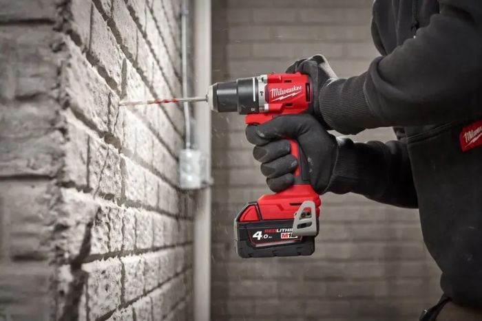Шуруповерт-дрель аккумуляторная Milwaukee M18 BLPDRC-0 18В 60.5Нм 500·1700об·мин 1.8кг без АКБ и ЗП