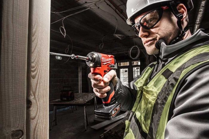 Вертолет ударный аккумуляторный Milwaukee M12 FID2-0 12В 3600об·мин 170Нм 1/4" 1.09кг без АКБ и ЗП