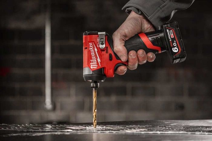Вертолет ударный аккумуляторный Milwaukee M12 FID2-0 12В 3600об·мин 170Нм 1/4" 1.09кг без АКБ и ЗП