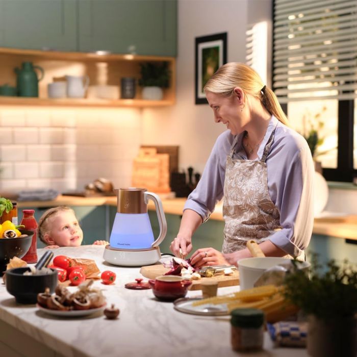 Электрочайник Russell Hobbs Calm, 1.7л, стекло, музыка, подсветка, сенсор, бело-медный