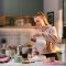 Электрочайник Russell Hobbs Calm, 1.7л, стекло, музыка, подсветка, сенсор, бело-медный