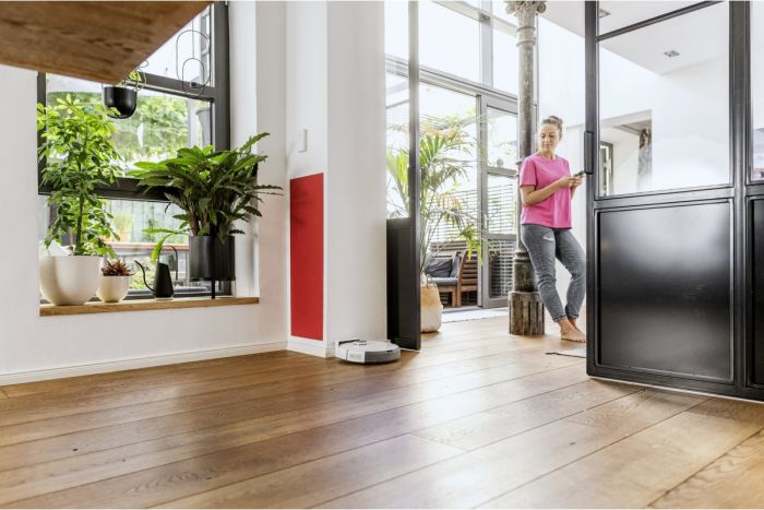 Робот-пылесос Karcher RCV 5, h=9.7см, влажная уборка, конт пыль -0.330л, вода -0.240л, автон. раб. до 120мин, белый