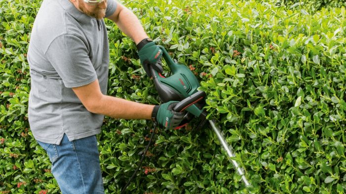 Кущоріз Bosch UniversalHedgeCut 50 480Вт 50см крок різу 26мм 3.67кг