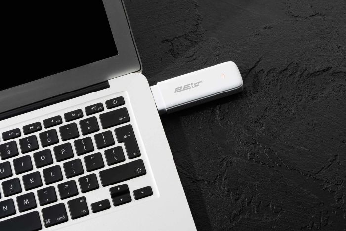 Мобильный маршрутизатор 2E PowerLink (MiFi-1 2024) LTE, Wi-Fi4, 1xUSB, 1xCRC9 белый