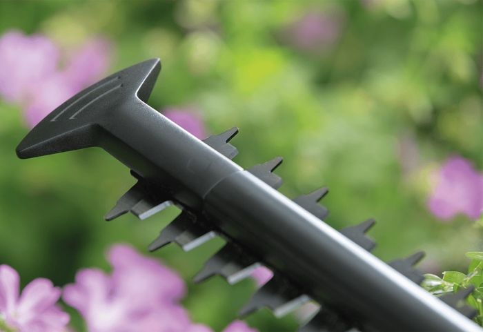 Кусторез аккумуляторный Bosch EasyHedgeCut 18-45 18В лезвие 45см шаг реза 15мм 3.02кг без АКБ и ЗП