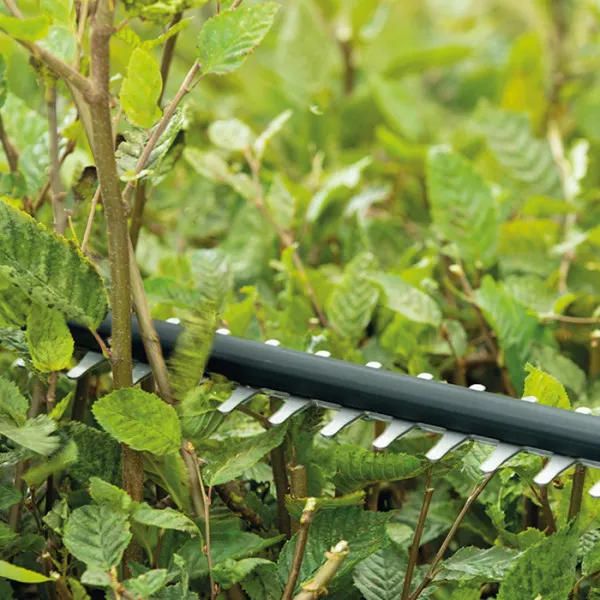 Кусторез аккумуляторный Bosch UniversalHedgeCut 18V-50 18В 50мм шаг реза 20мм 2.3кг без АКБ и ЗП