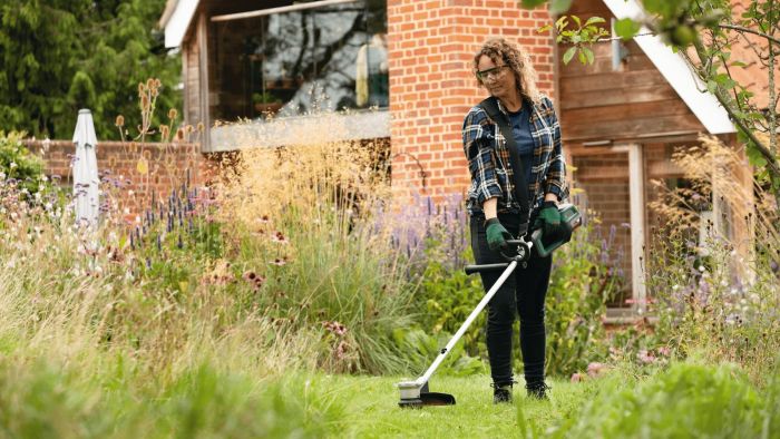 Тример садовий акумуляторний Bosch AdvancedGrassCut 36V-33 36V 33см 1х2А·год ЗП AL 36V-20 4кг