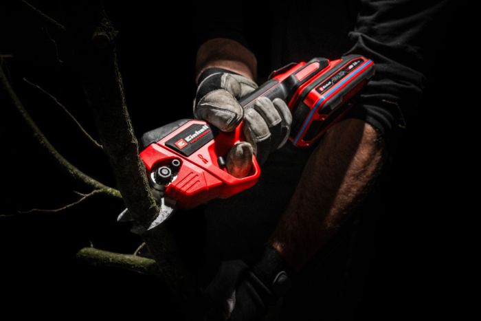 Секатор акумуляторний Einhell Professional GP-LS 18/28 Li BL - Solo PXC 18В безщітковий товщ. 28/14мм сталь SK5 0.82кг без АКБ та ЗП