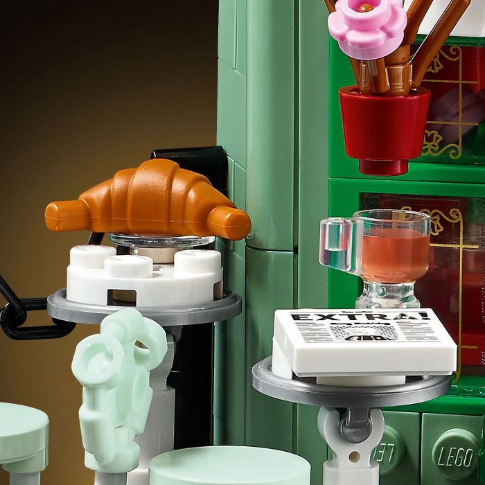 Конструктор LEGO Icons Французская кофейня