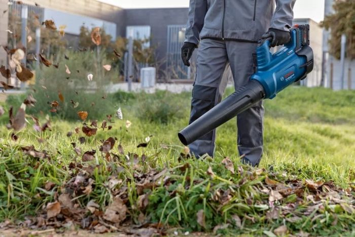 Воздуховод садовый аккумуляторный Bosch AdvancedLeafBlower 18В-750 198 км/ч 2.8кг без АКБ и ЗП