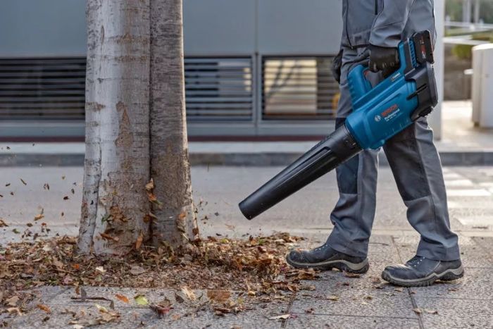 Воздуховод садовый аккумуляторный Bosch AdvancedLeafBlower 18В-750 198 км/ч 2.8кг без АКБ и ЗП