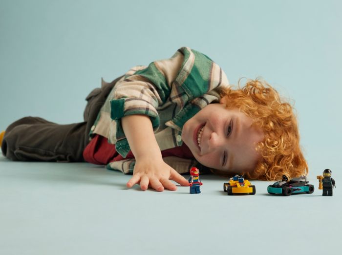 Конструктор LEGO City Картинг і гонщики