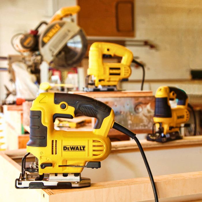 Лобзик DeWalt 650Вт 500-3200кол/хв хід 24мм 2.4кг