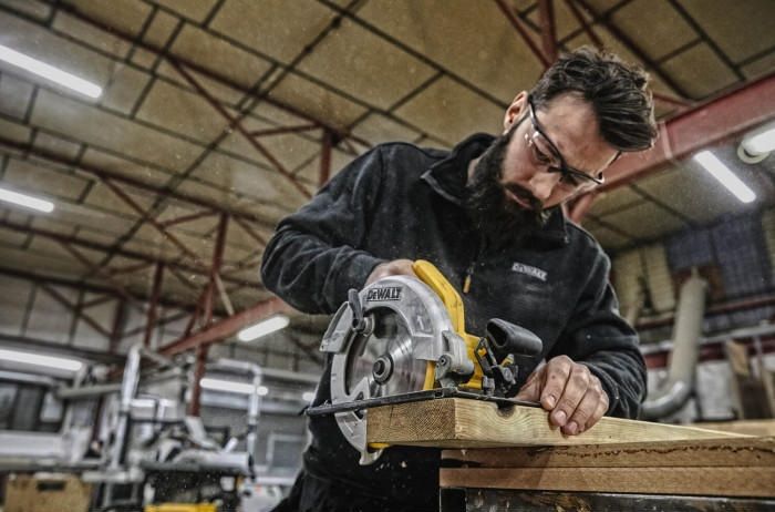 Пила дискова DeWalt 1350Вт 184мм 5500об/хв 3.66кг