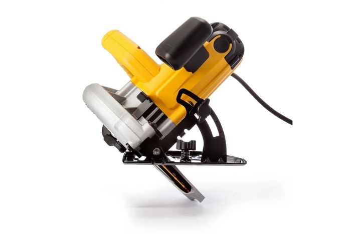 Пила дискова DeWalt 1350Вт 184мм 5500об/хв 3.66кг