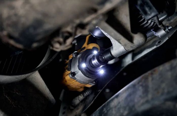 Гайковерт ударный DeWalt XR Li-Ion бесщеточный 18В 610Нм 2500об·мин 3550уд/мин 1/2" 1.1кг без АКБ и ЗП