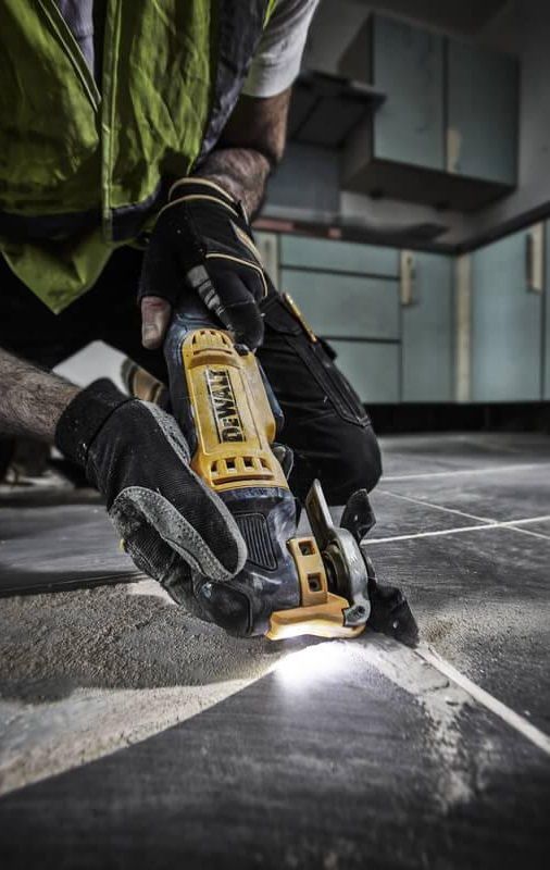 Многофункциональный инструмент сетевой DeWalt 300Bт 0-22000 цв/мин 1.5кг