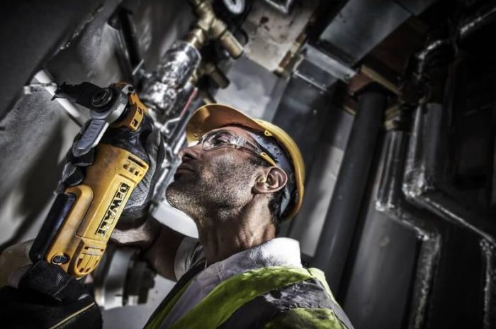 Многофункциональный инструмент сетевой DeWalt 300Bт 0-22000 цв/мин 1.5кг