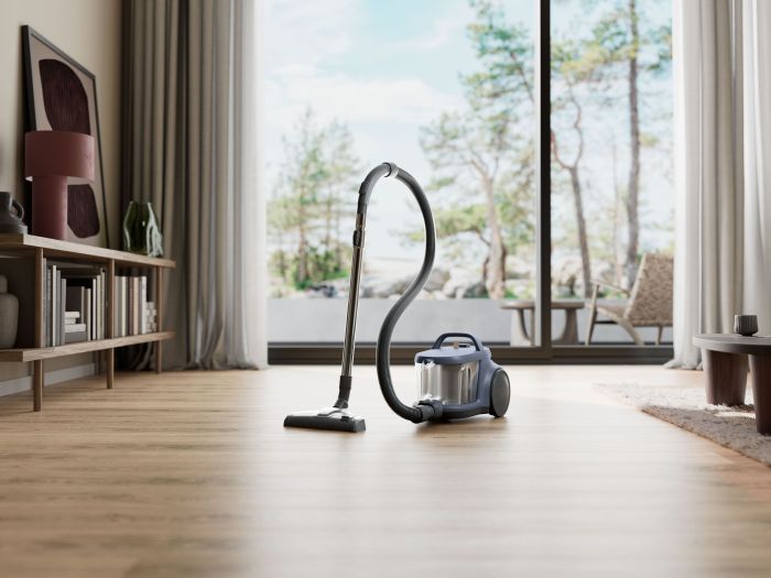 Пылесос Electrolux контейнерный, 850Вт, конт пыль -2л, HEPA12, 2 насадки, синий