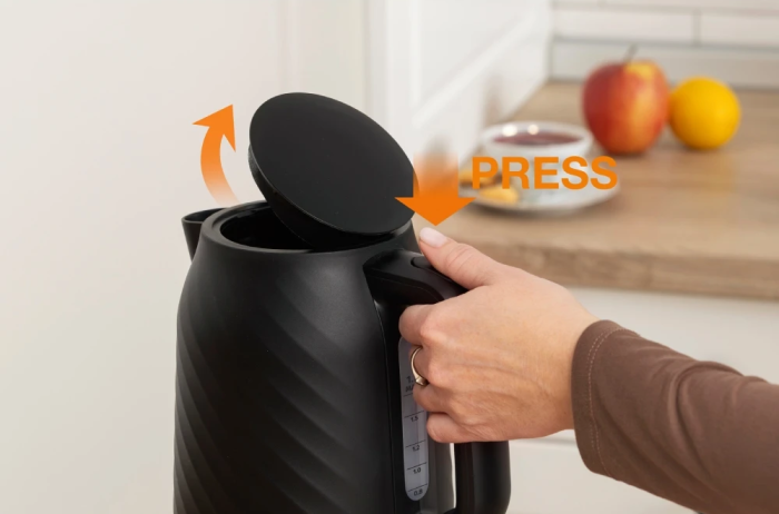 Электрочайник Gorenje 1.7л, Strix контроль, черный матовый