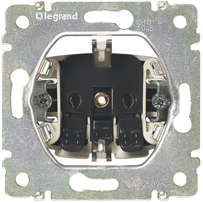 Розетка Schuko з шторками Legrand Valena Classic, 16А, 250V, автоматичні клеми, білий