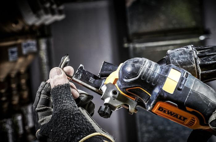 Многофункциональный инструмент аккумуляторный DeWalt 18В XR Li-lon бесщеточный 20000 цв/мин 1.1кг кейс без АКБ и ЗП