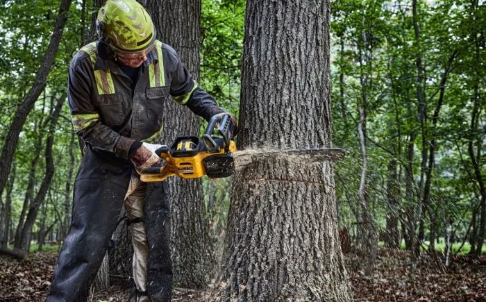 Пила цепная аккумуляторная DeWalt бесщеточная 54В XR FLEXVOLT шина 50см OREGON 3/8 1.3мм 5.7кг без АКБ и ЗП