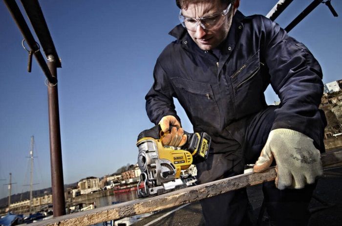 Лобзик аккумуляторный DeWalt 18.0В XR 3000цв/мин ход 26мм 2.3кг без АКБ и ЗП