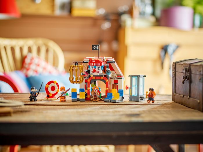Конструктор LEGO ONE PIECE Цирковая палатка клоуна Баґґи