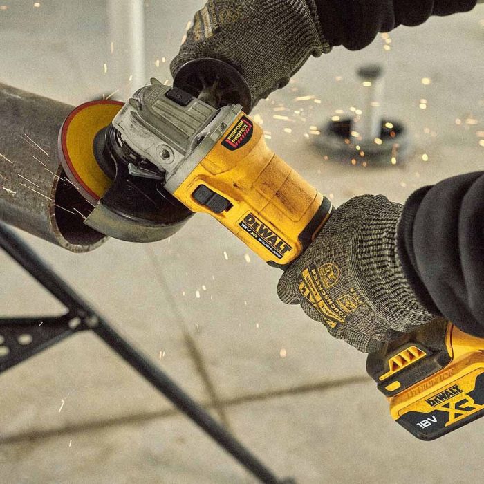 Шлифмашина угловая аккумуляторная DeWALT 18В XR Li-lon 125мм 0-9000об/мин 1.61кг без АКБ и ЗП