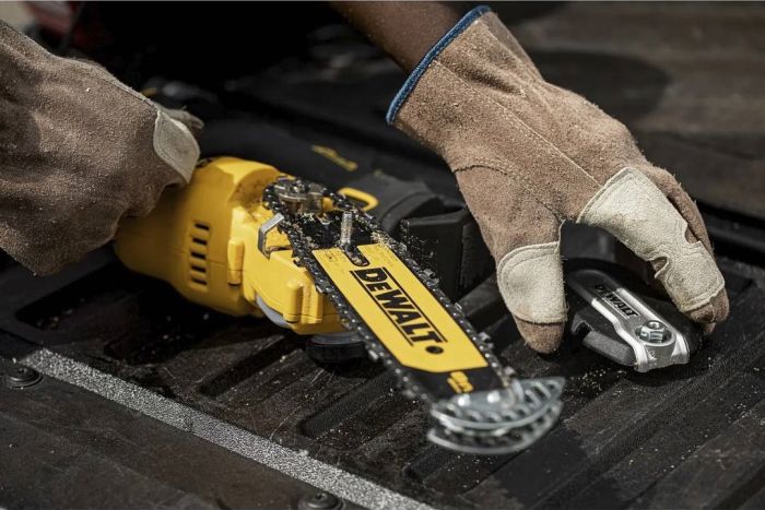Пила цепная аккумуляторная DeWalt бесщеточная 18В XR Li-lon акб 1х5А·час 15см 8.6м/с шина 20см ЗП 2.1кг