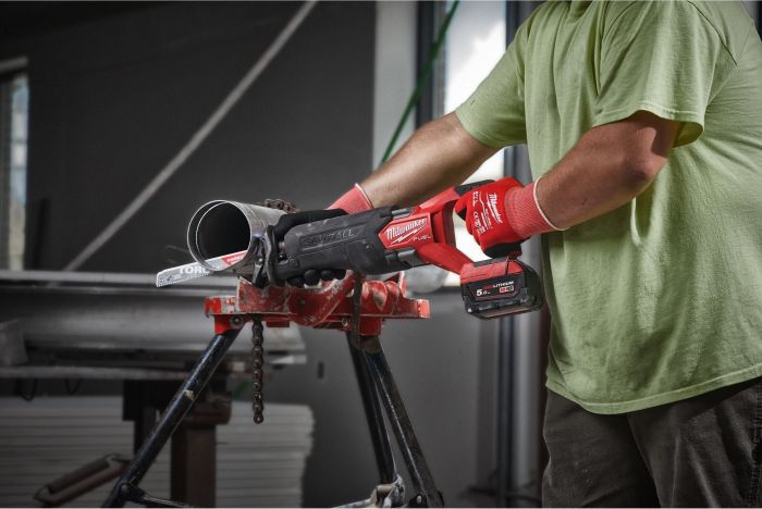 Пила сабельная аккумуляторная Milwaukee M18 FUEL ONE-KEY 18В пропил 300мм ход 32мм 3.8кг без АКБ и ЗП