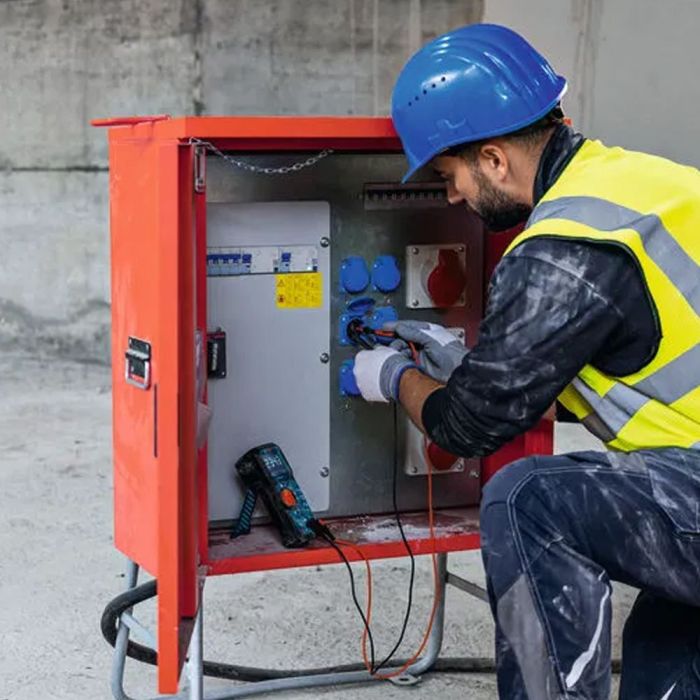 Мультиметр цифровой Bosch Professional GDM 600-15 0-600В LCD-дисплей 2AAх1.5В