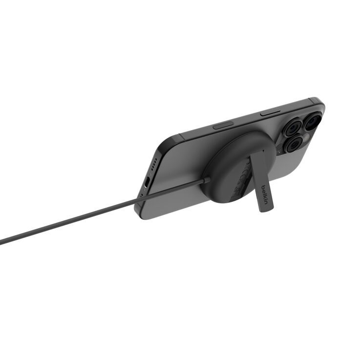 Зарядное устройство безпроводное Belkin UltraCharge Magnetic Kickstand 15Вт, черный