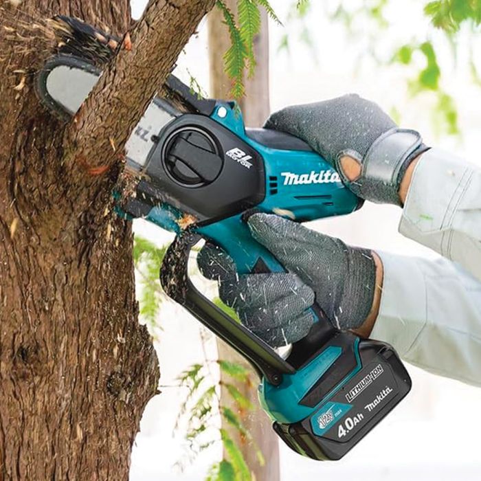 Пила цепная аккумуляторная  CXT  10.8В 10см 1.5кг (без АКБ и ЗУ) Makita UC100DZ