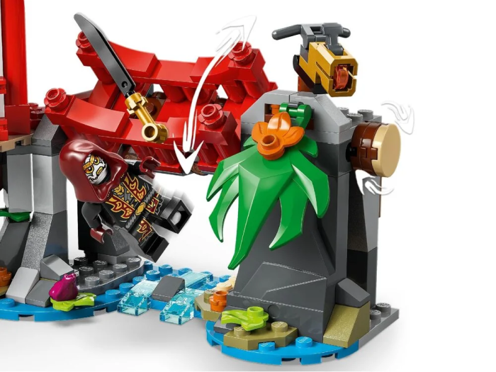 Конструктор LEGO Ninjago Автомобильная битва ниндзя возле дома на дереве