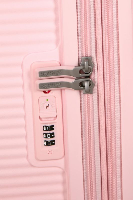 Чемодан American Tourister, Soundbox, полипропилен, средний, 67см, 71.5/81л, TSA, 4 колеса, EXP, пастельно-розовый