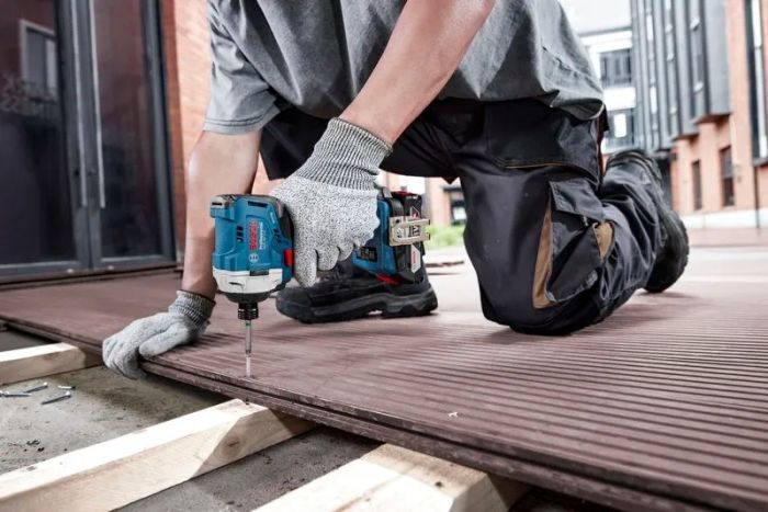 Винтоверт ударный аккумуляторный Bosch GDR 18V-215 18В 3800об·мин 215Нм M6-M16 кейс 1кг