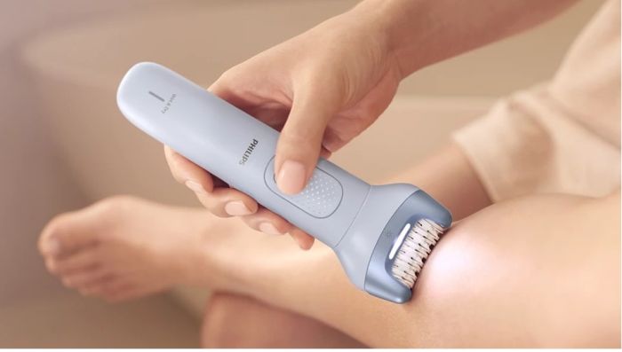 Епілятор Philips Series 8000 дисковий, аккумул., пінцет.-32, волог.+сух., насадок-4, чохол біло-голубий