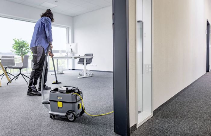 Пилосос професійний Karcher T 10/1 585Вт 185мБар контейнер 10л 6.6кг
